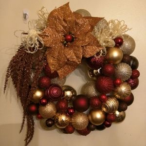Handmade bulb wreath